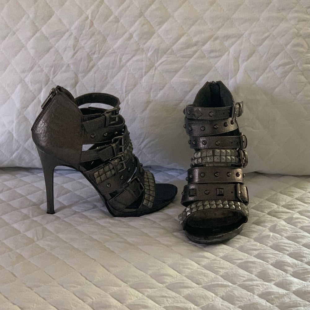 Anne Michelle Heels